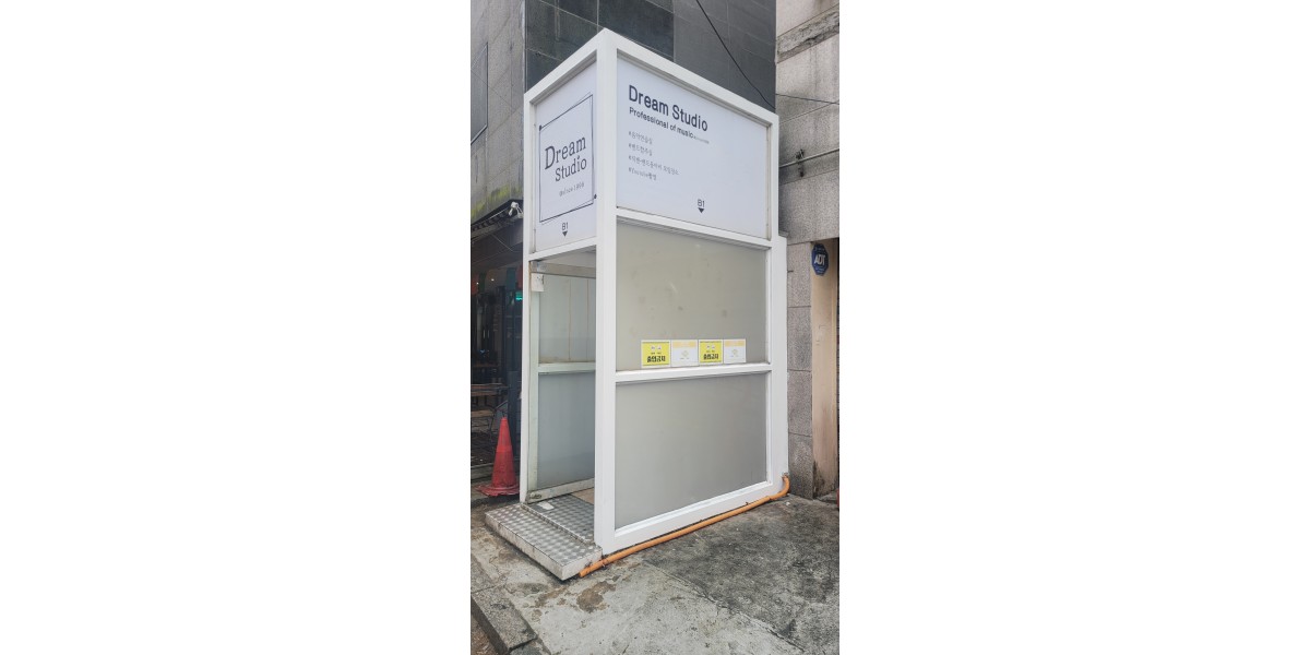 <div style='font-size:1.2em;display:none;'>.</div>