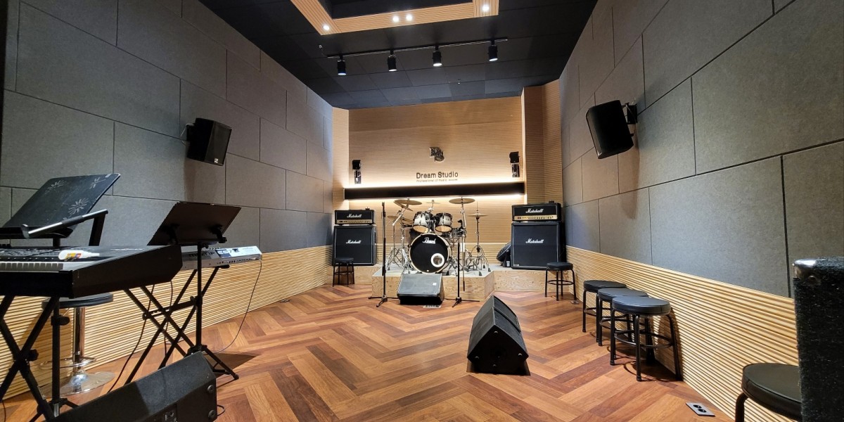 <div style='font-size:1.2em;display:none;'>.</div>