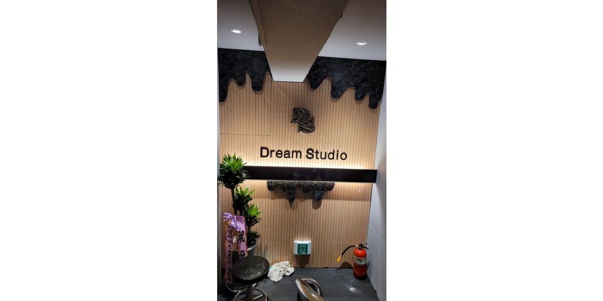 <div style='font-size:1.2em;display:none;'>.</div>