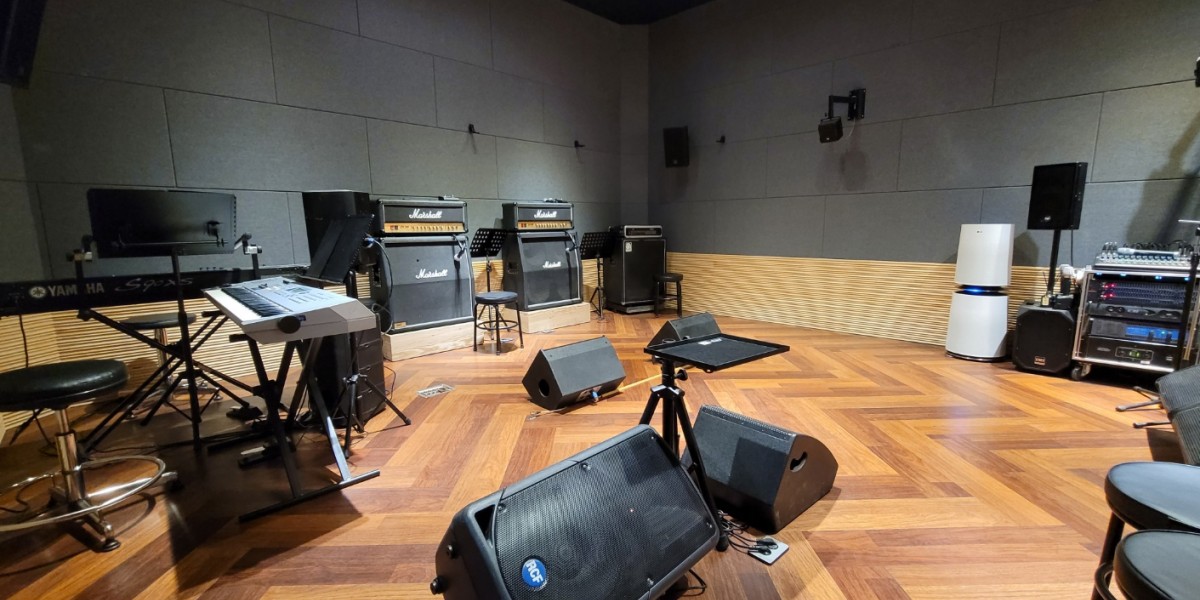 <div style='font-size:1.2em;display:none;'>.</div>