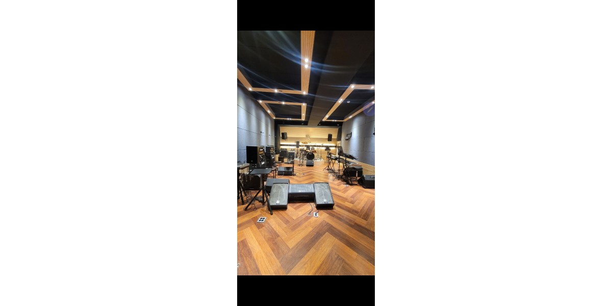 <div style='font-size:1.2em;display:none;'>.</div>