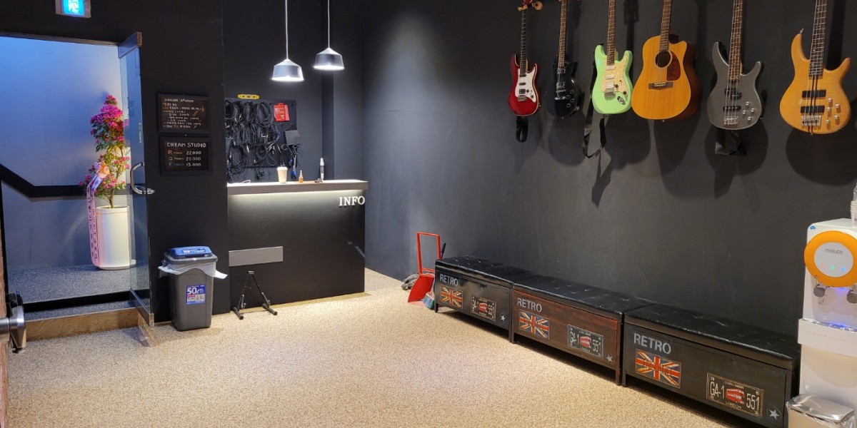 <div style='font-size:1.2em;display:none;'>.</div>