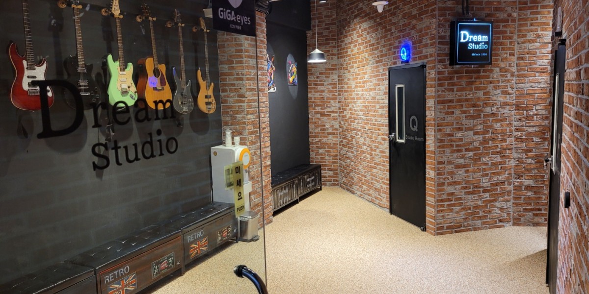 <div style='font-size:1.2em;display:none;'>.</div>