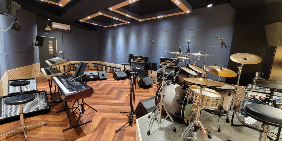 <div style='font-size:1.2em;display:none;'>.</div>