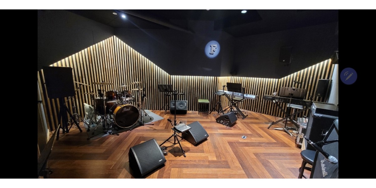 <div style='font-size:1.2em;display:none;'>.</div>